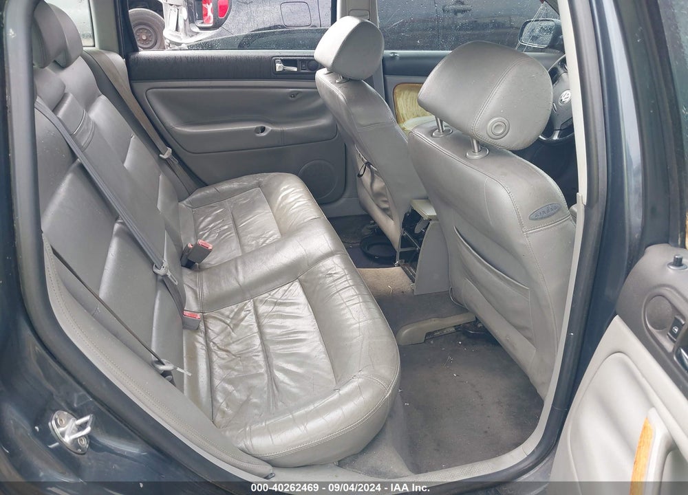 2001 VOLKSWAGEN PASSAT GLX VIN: WVWRH63B01P279782