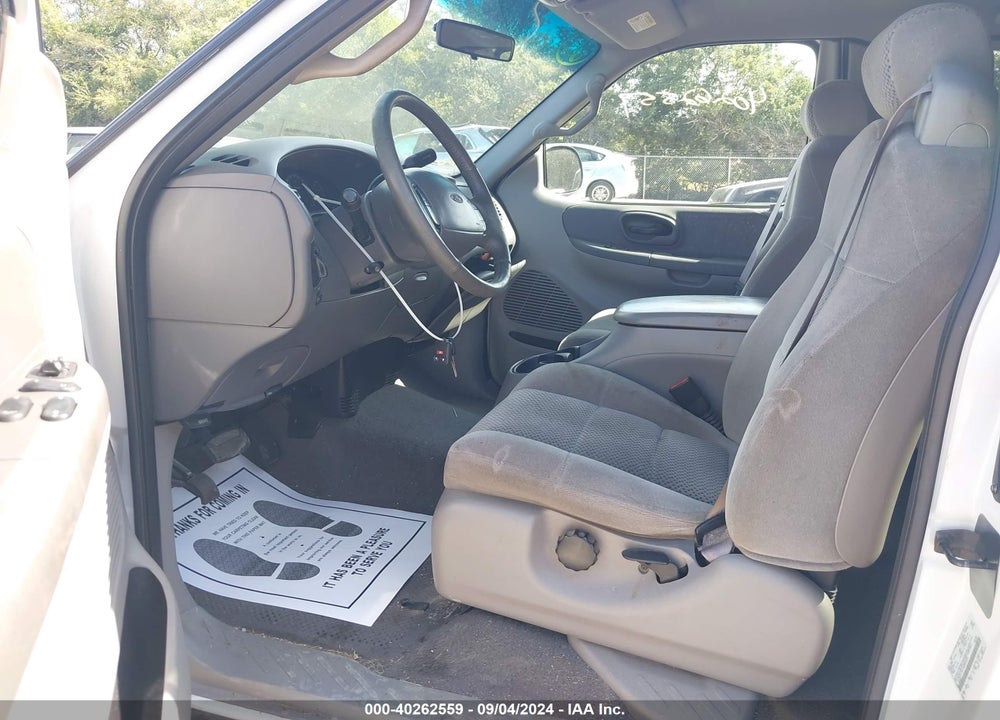 2001 FORD F-150 XL/XLT VIN: 1FTZX17261NB83845