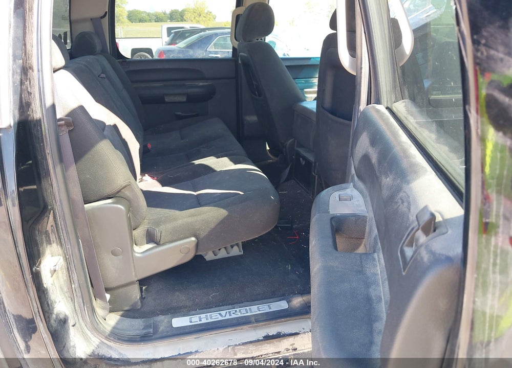 2011 CHEVROLET SILVERADO 1500 LT VIN: 3GCPKSE33BG294869