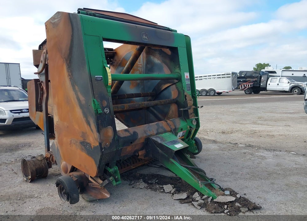 2010 JOHN DEERE 568 BALER VIN: E00568XPAA366089