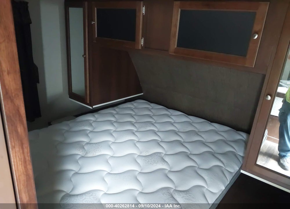 2017 KEYSTONE PREMIER TRAVEL TRAILER VIN: 4YDT22R2XHD420566