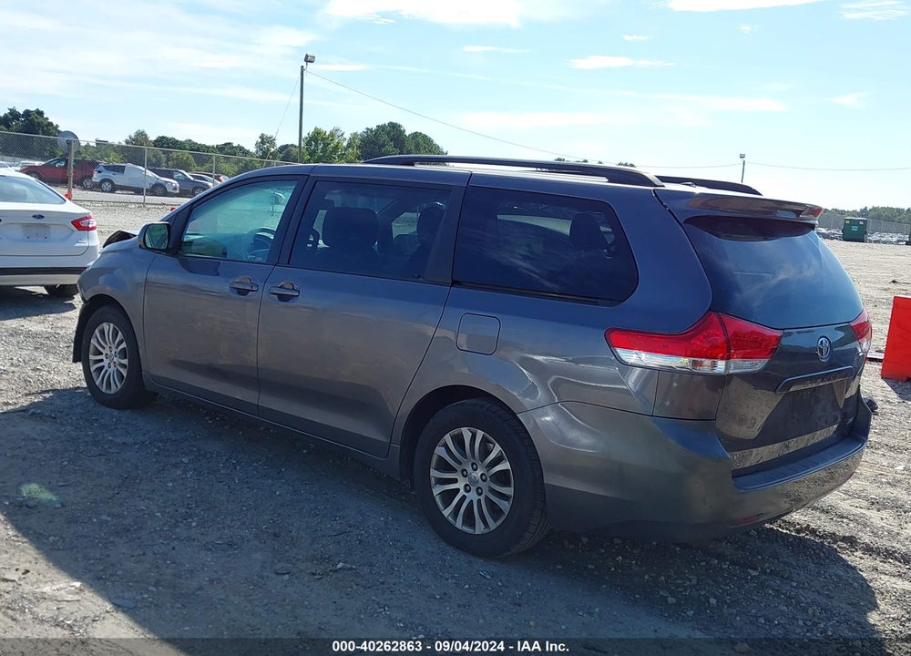 2011 TOYOTA SIENNA XLE V6 VIN: 5TDYK3DCXBS089269