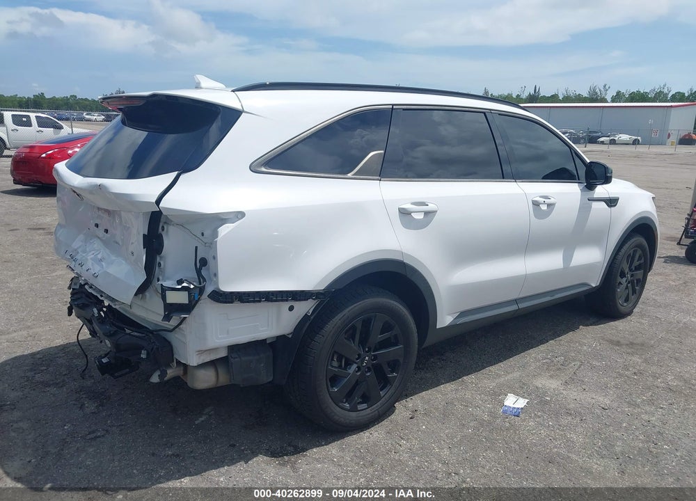 2021 KIA SORENTO S VIN: 5XYRLDLC8MG030049