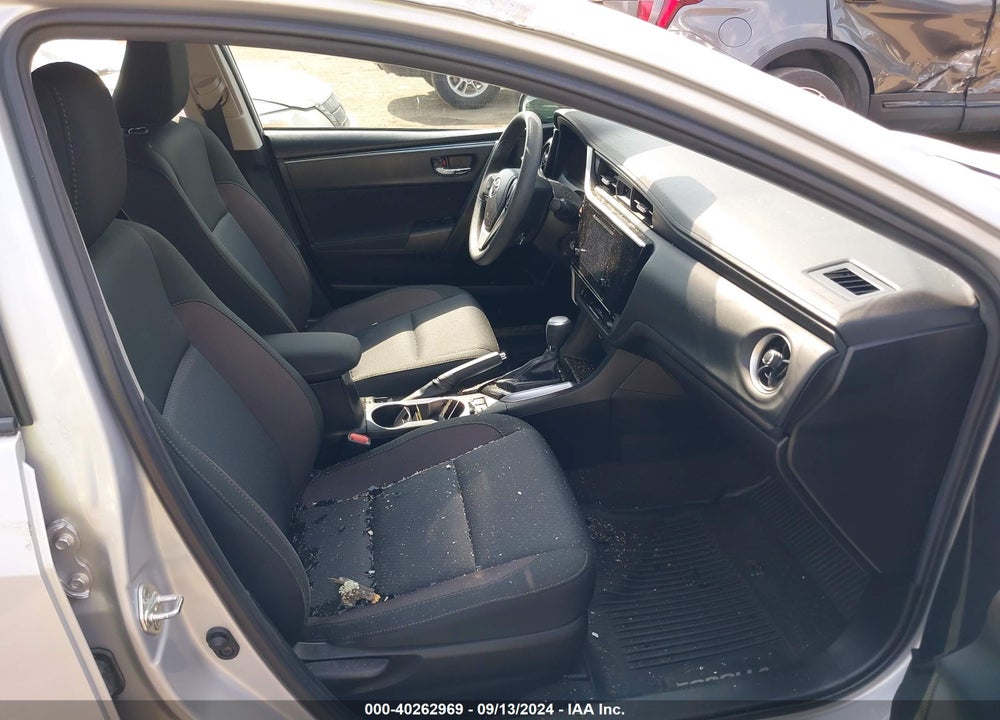 2019 TOYOTA COROLLA LE VIN: 2T1BURHE7KC184105