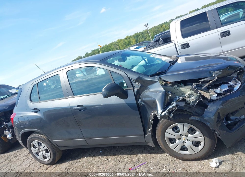2019 CHEVROLET TRAX LS VIN: 3GNCJKSB2KL168112