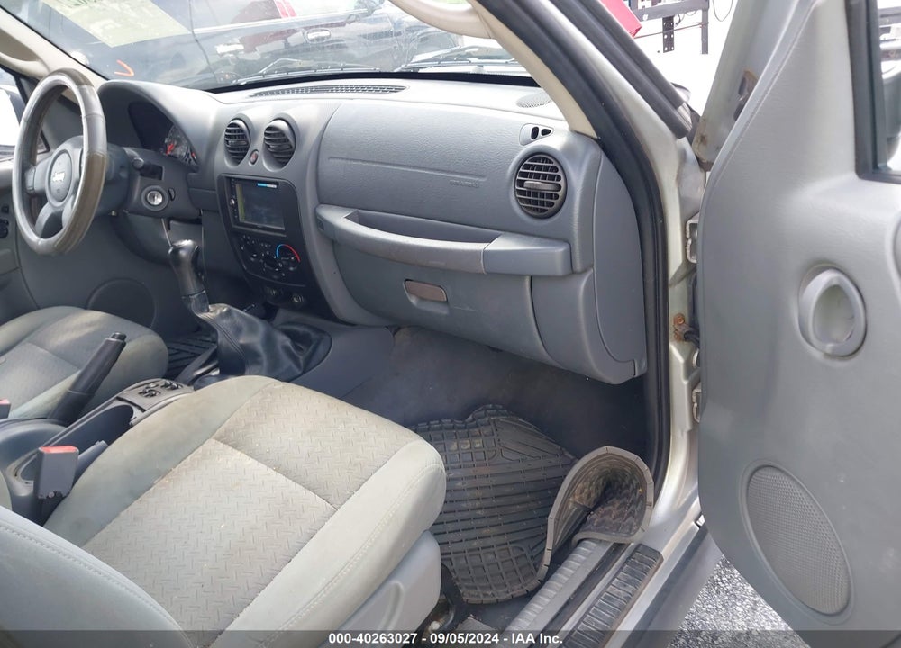 2006 JEEP LIBERTY RENEGADE VIN: 1J8GL38K76W285646