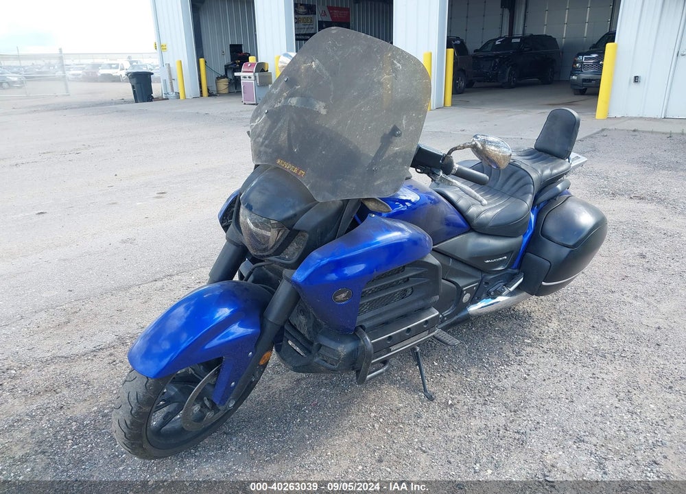 2014 HONDA GL1800 C VIN: JH2SC68N3EK000581