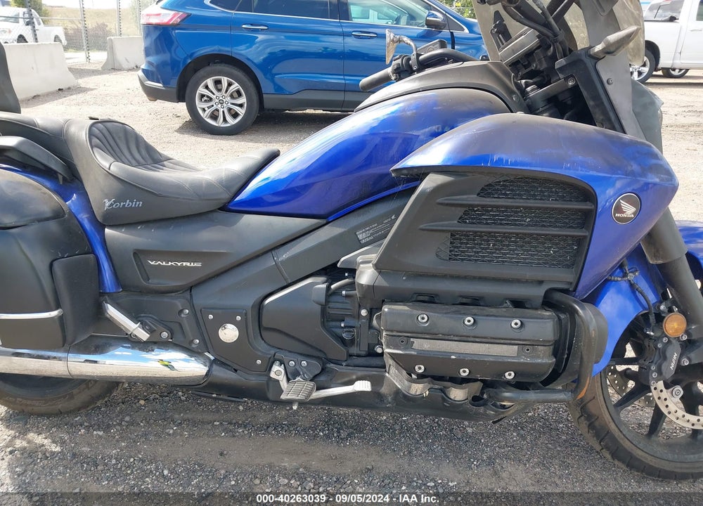 2014 HONDA GL1800 C VIN: JH2SC68N3EK000581
