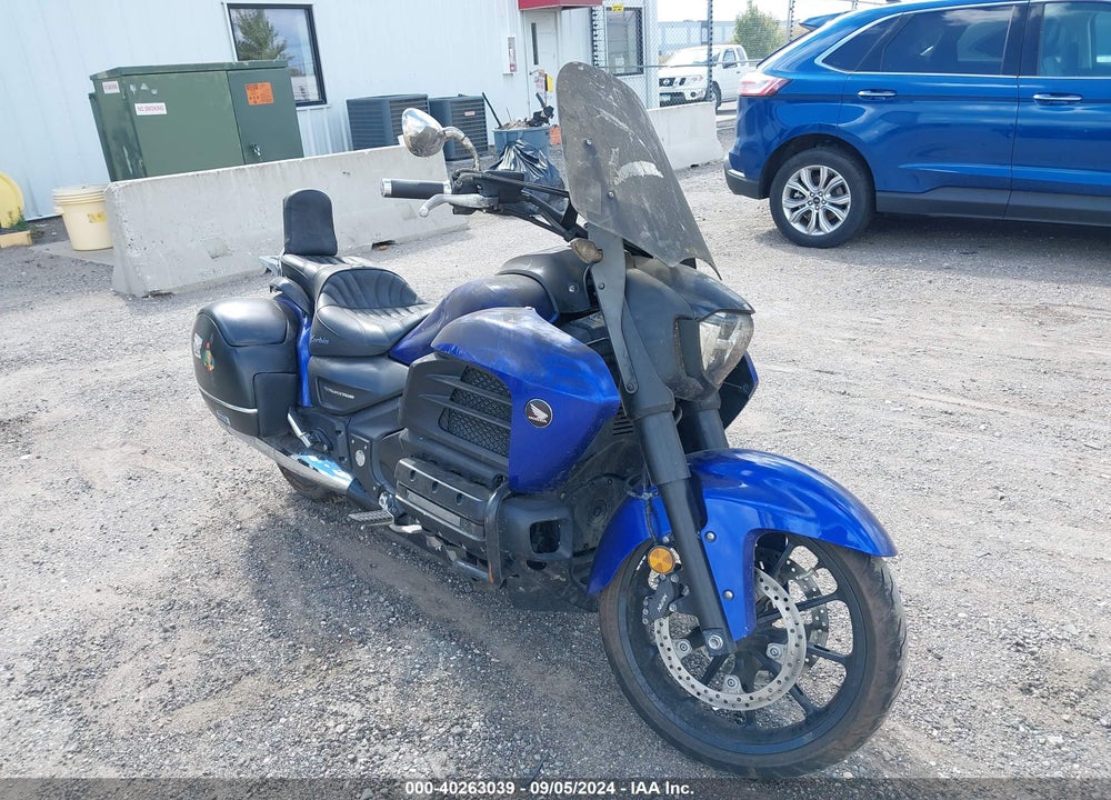 2014 HONDA GL1800 C VIN: JH2SC68N3EK000581