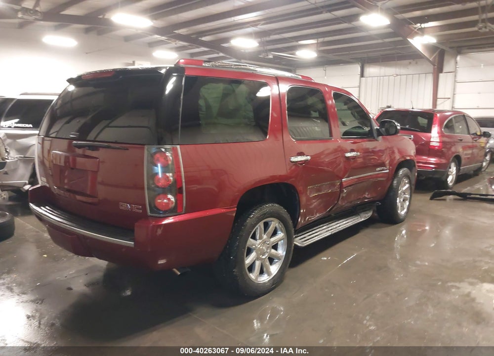 2008 GMC YUKON DENALI VIN: 1GKFK63838J146623