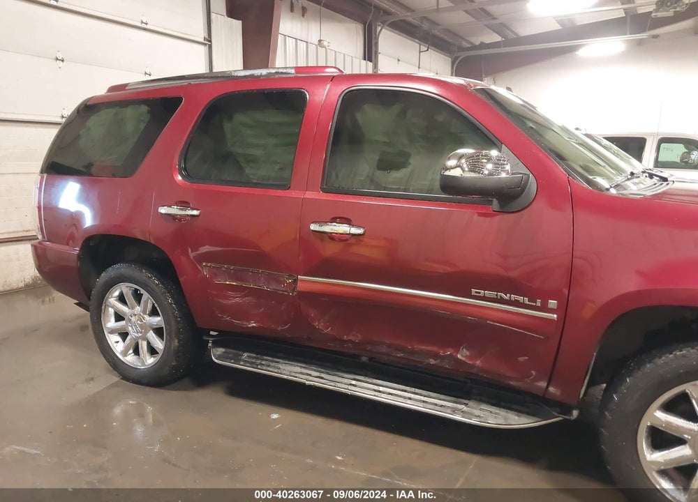 2008 GMC YUKON DENALI VIN: 1GKFK63838J146623