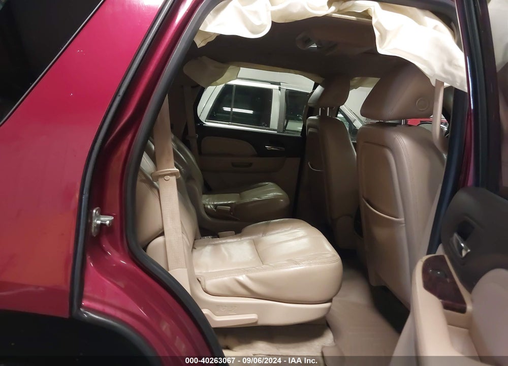 2008 GMC YUKON DENALI VIN: 1GKFK63838J146623