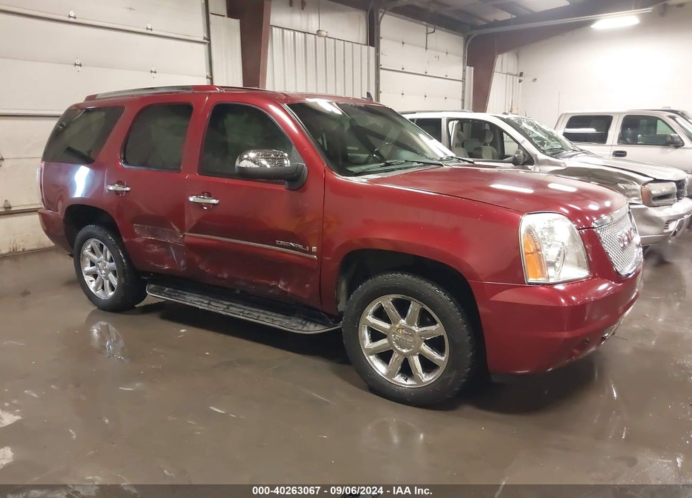 2008 GMC YUKON DENALI VIN: 1GKFK63838J146623