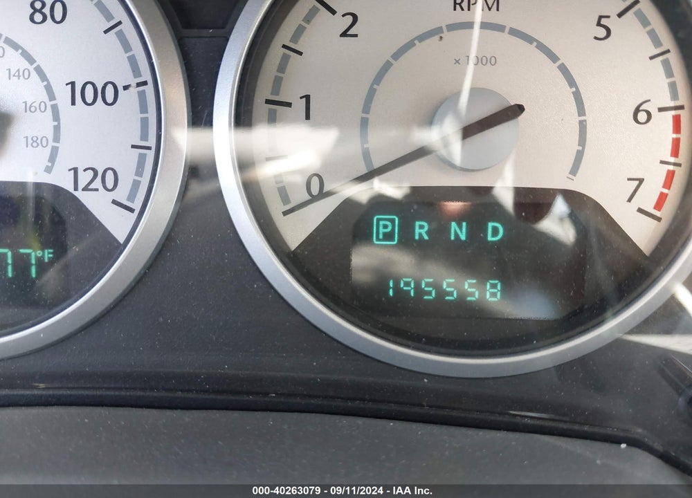 2008 CHRYSLER TOWN & COUNTRY LX VIN: 2A8HR44H08R665880