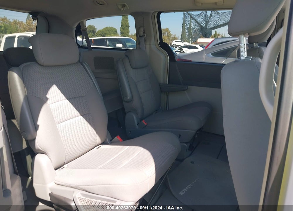 2008 CHRYSLER TOWN & COUNTRY LX VIN: 2A8HR44H08R665880