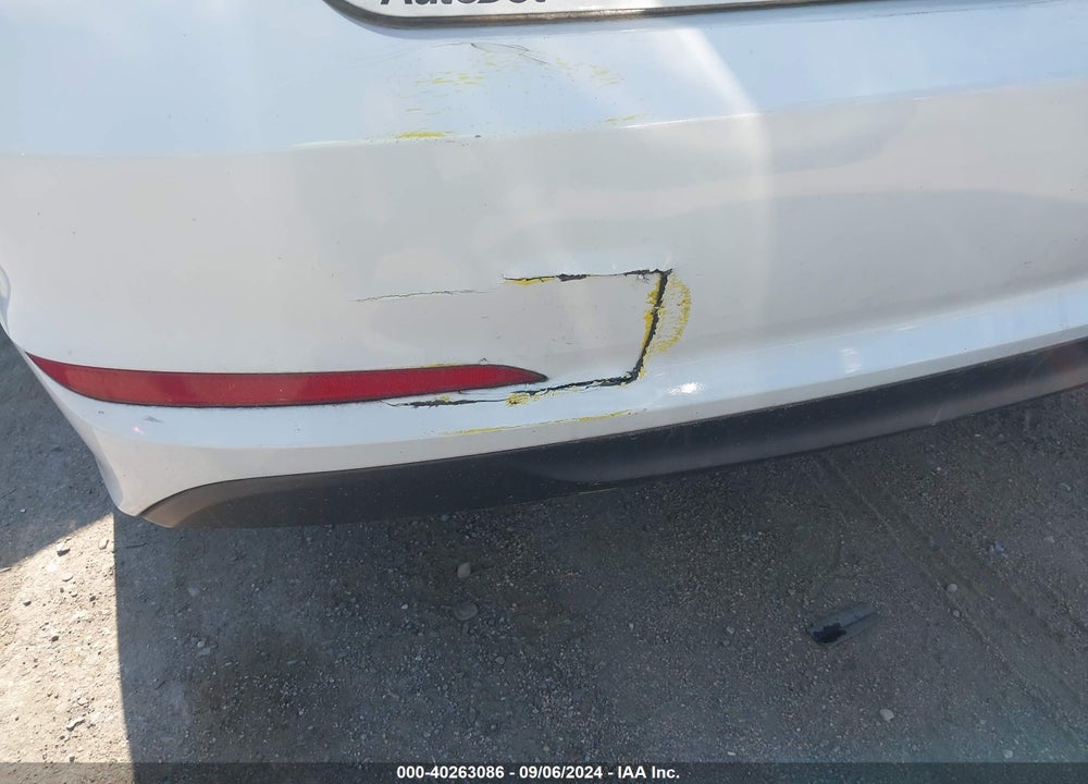 2015 HYUNDAI SONATA SE VIN: 5NPE24AF7FH046611
