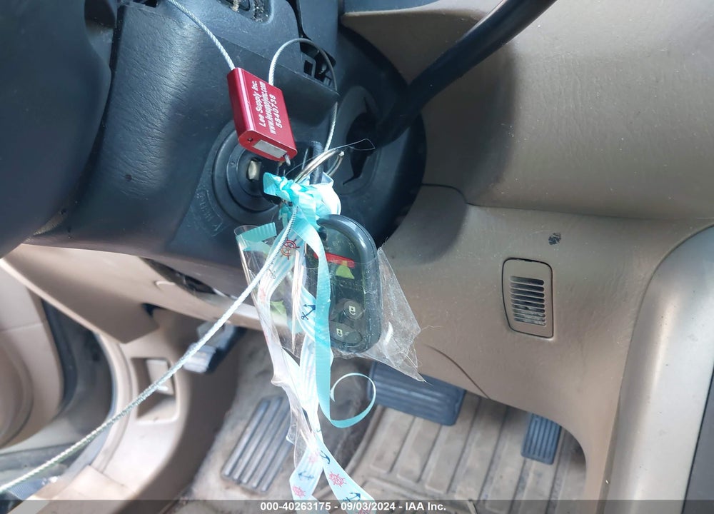 2003 HONDA PILOT EX VIN: 2HKYF18443H605371
