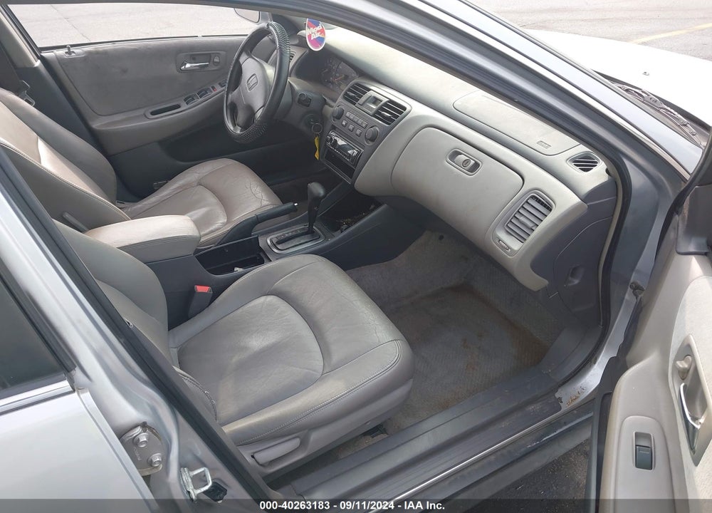 2001 HONDA ACCORD 2.3 LX VIN: 1HGCG56491A018073