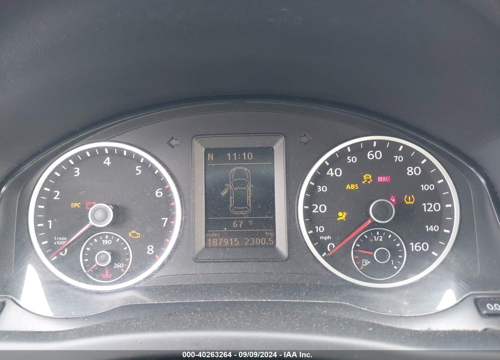 2011 VOLKSWAGEN TIGUAN SE VIN: WVGBV7AX4BW560386