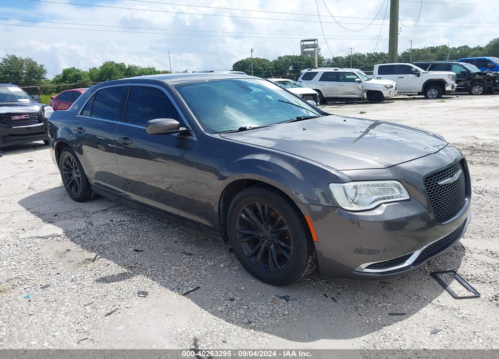 2018 CHRYSLER 300 TOURING L VIN: 2C3CCAAG6JH120215