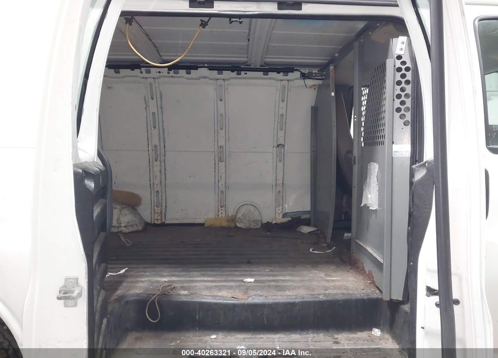 2010 CHEVROLET EXPRESS 1500 WORK VAN VIN: 1GCUHAD40A1148853