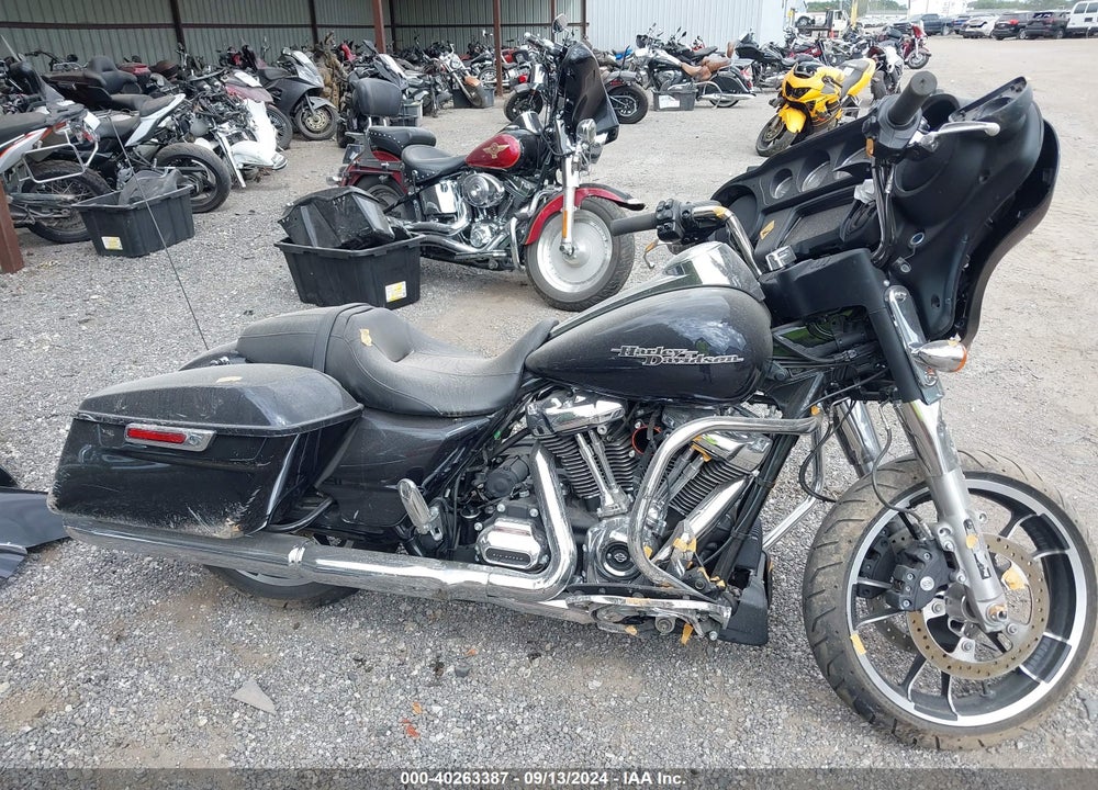 2020 HARLEY-DAVIDSON FLHX VIN: 1HD1KBC12LB674379