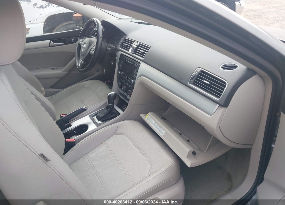 2013 VOLKSWAGEN PASSAT 2.5L SE VIN: 1VWBP7A32DC129011