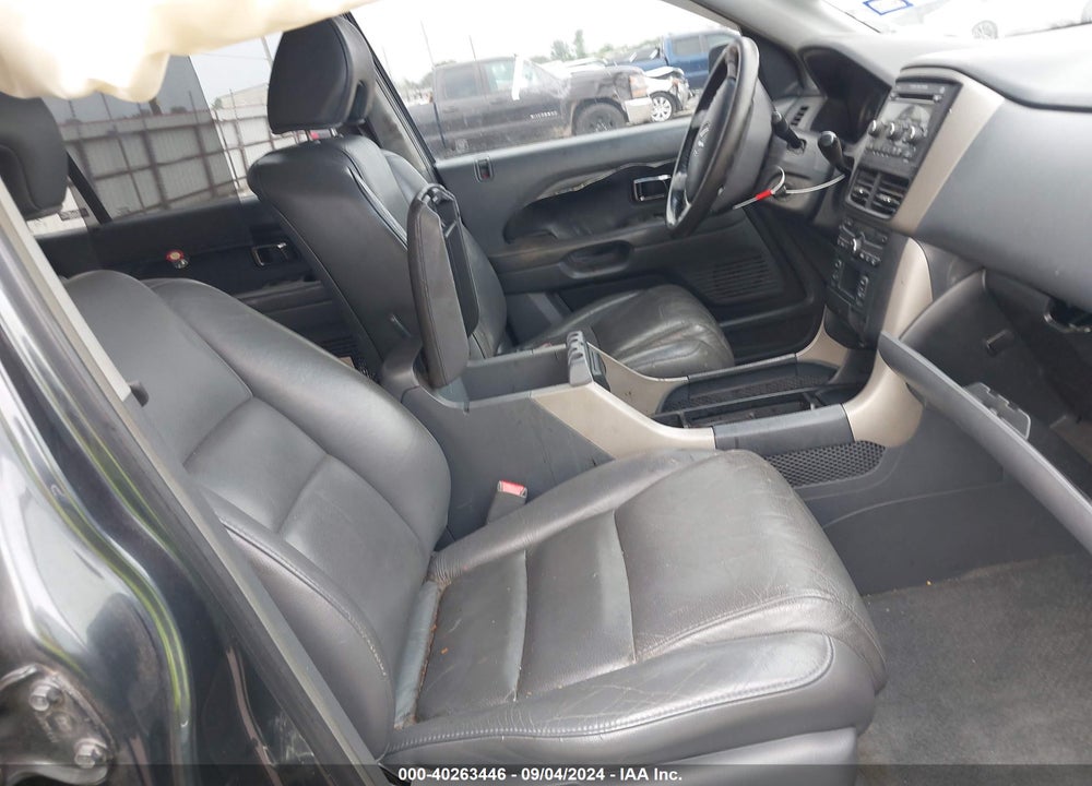 2006 HONDA PILOT EX-L VIN: 5FNYF18596B028896