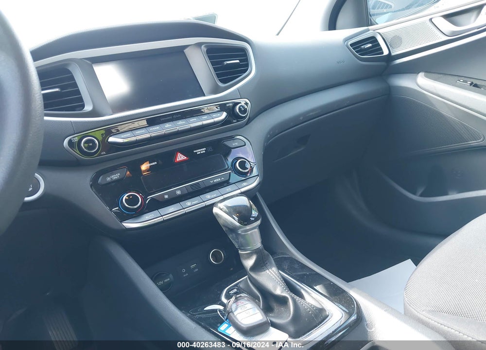 2017 HYUNDAI IONIQ HYBRID BLUE VIN: KMHC65LCXHU049897