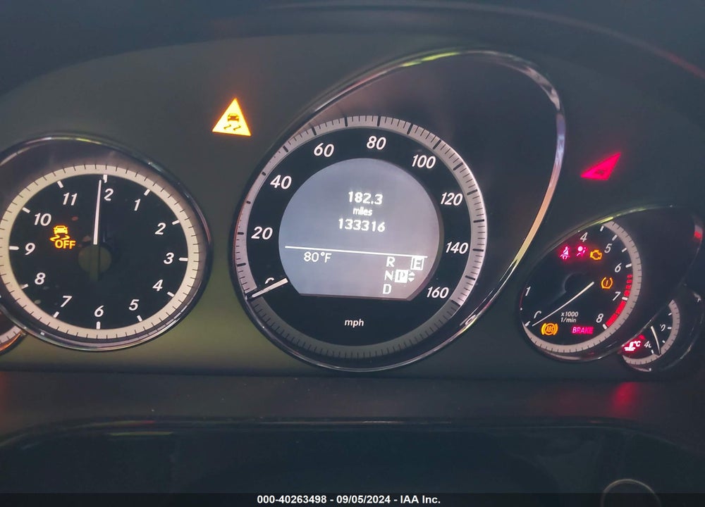 2011 MERCEDES-BENZ E 350 VIN: WDDHF8HB3BA332927