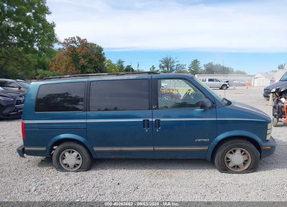 1995 CHEVROLET ASTRO VIN: 1GNDM19W7SB106124
