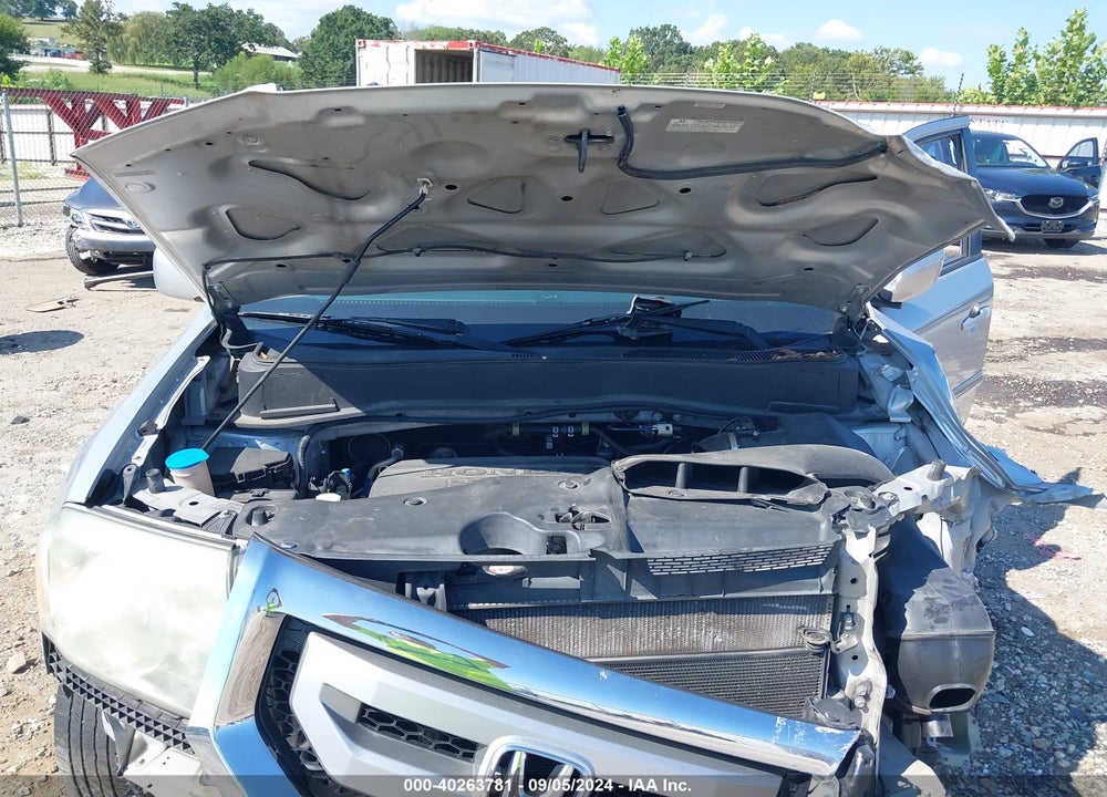 2011 HONDA PILOT TOURING VIN: 5FNYF3H96BB055448
