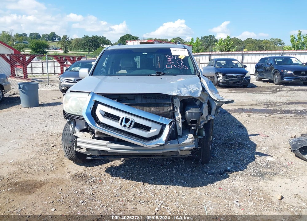 2011 HONDA PILOT TOURING VIN: 5FNYF3H96BB055448
