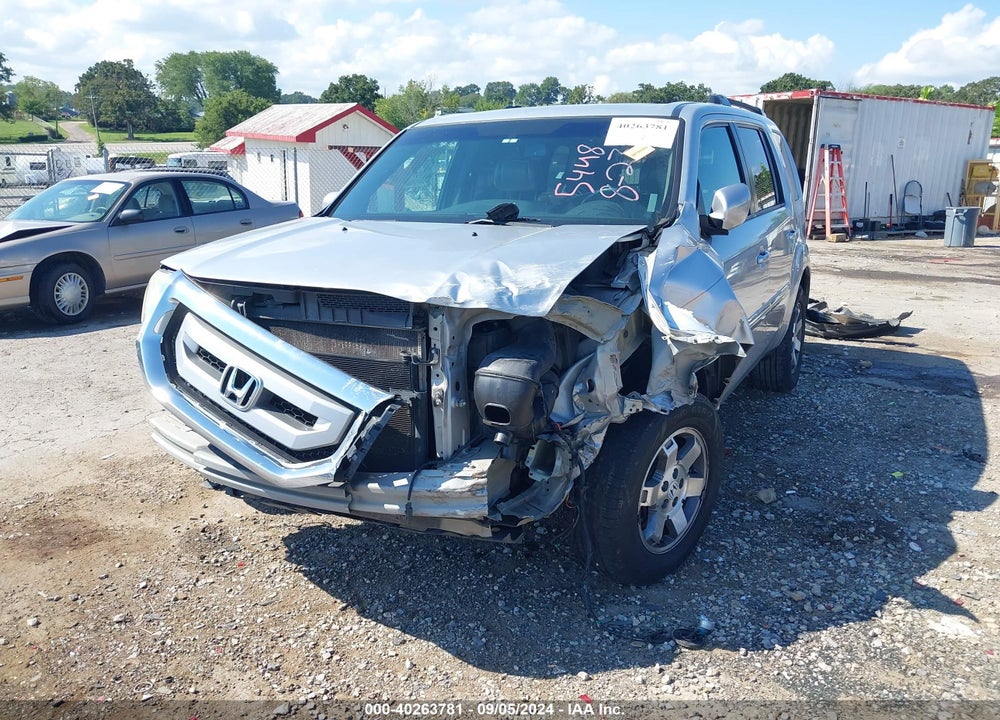 2011 HONDA PILOT TOURING VIN: 5FNYF3H96BB055448