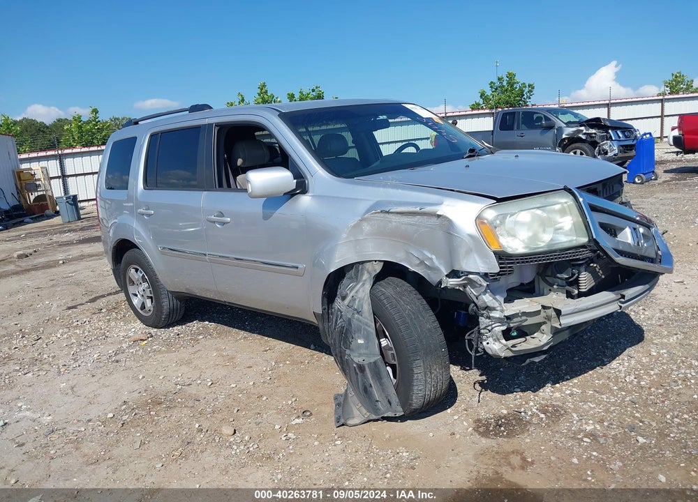 2011 HONDA PILOT TOURING VIN: 5FNYF3H96BB055448