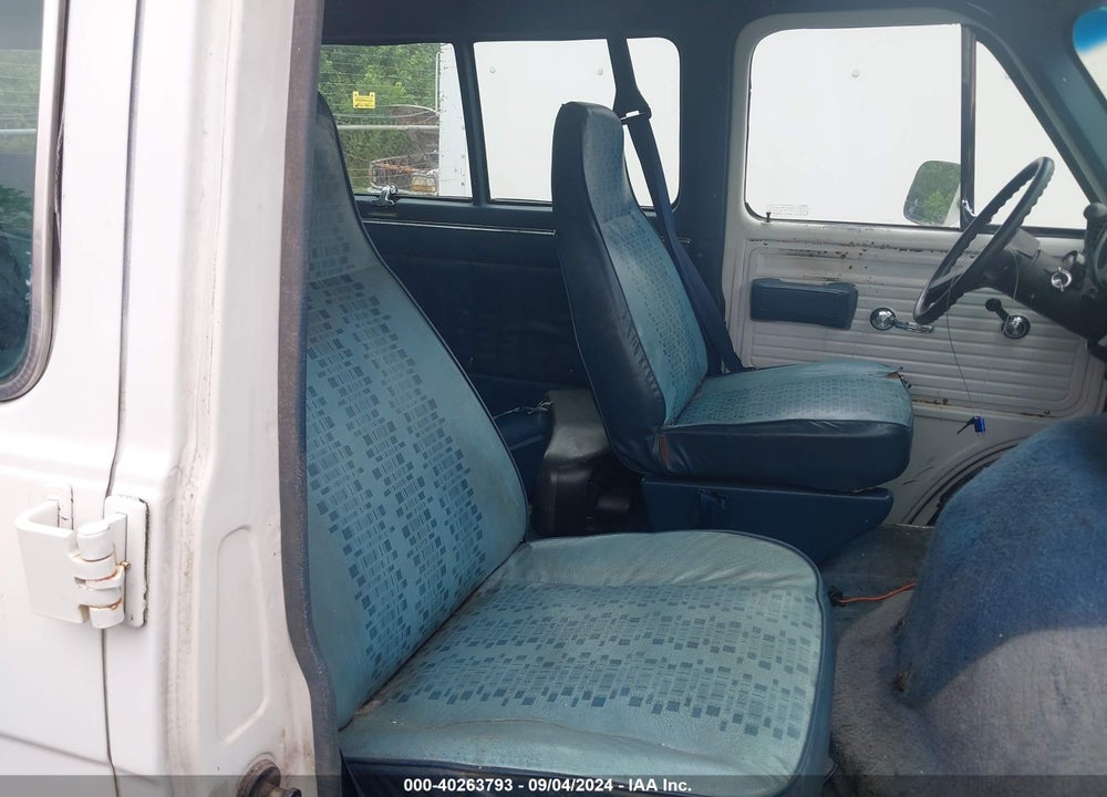 1989 CHEVROLET G20 VIN: 1GNEG25H8K7172404