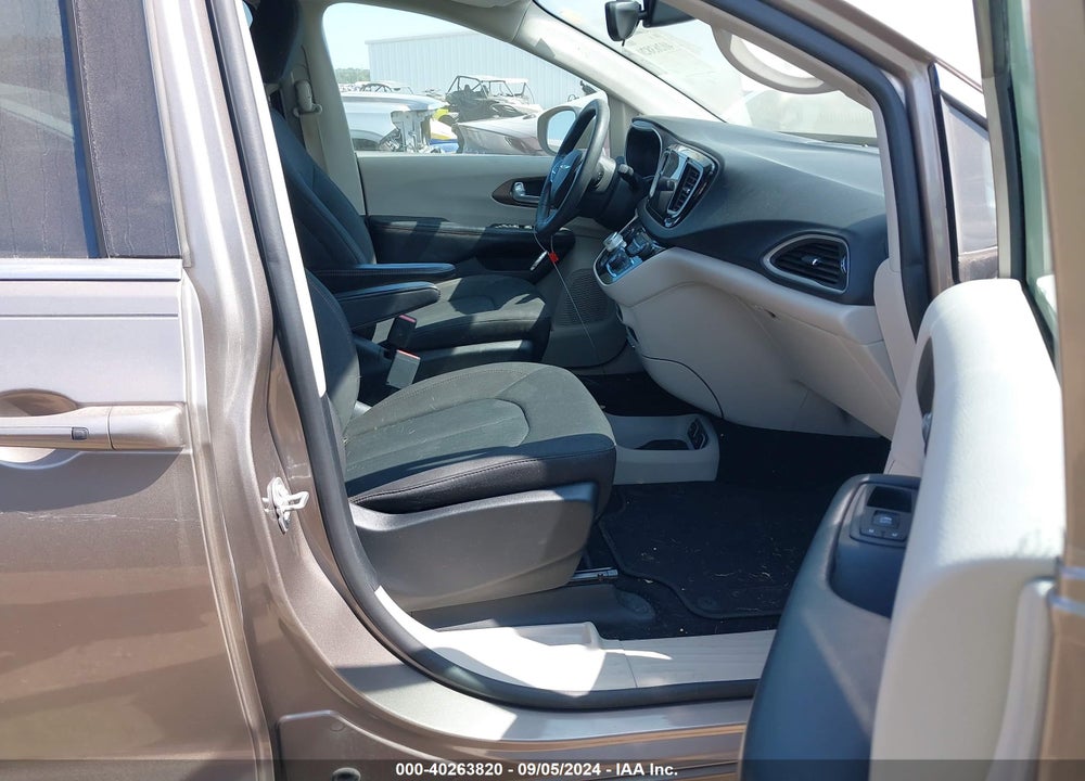 2017 CHRYSLER PACIFICA TOURING VIN: 2C4RC1DG4HR654223