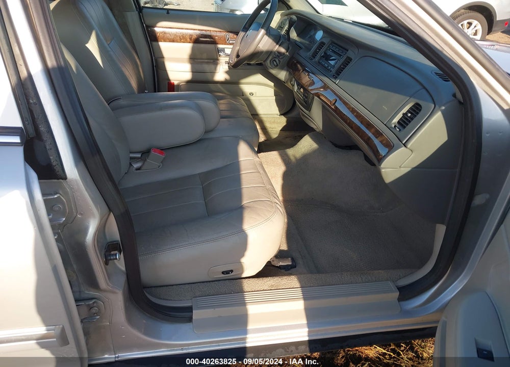 2010 MERCURY GRAND MARQUIS LS (FLEET ONLY) VIN: 2MEBM7FV8AX636188