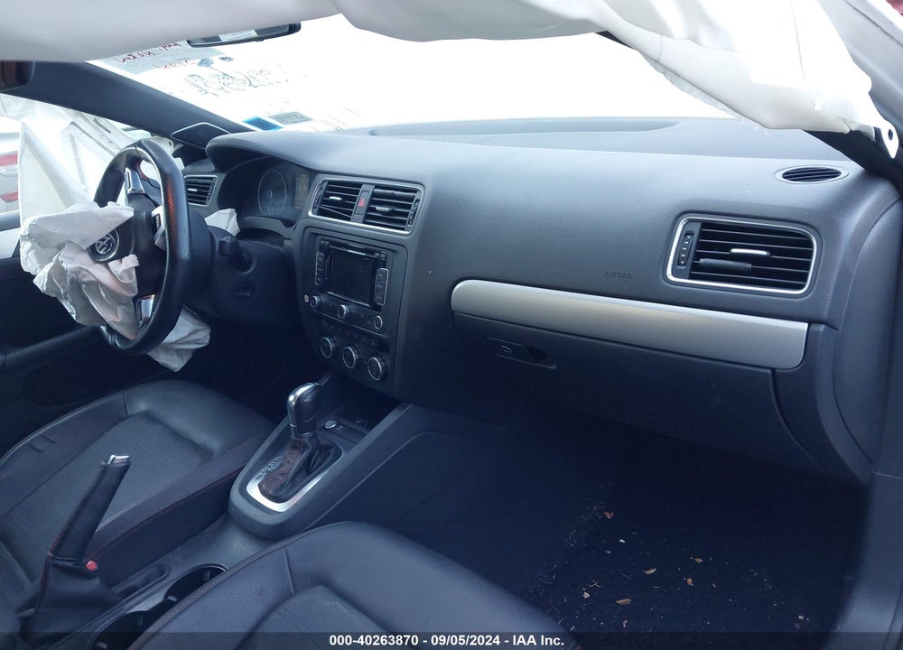 2014 VOLKSWAGEN JETTA GLI AUTOBAHN W/NAV VIN: 3VW4T7AJ3EM351396