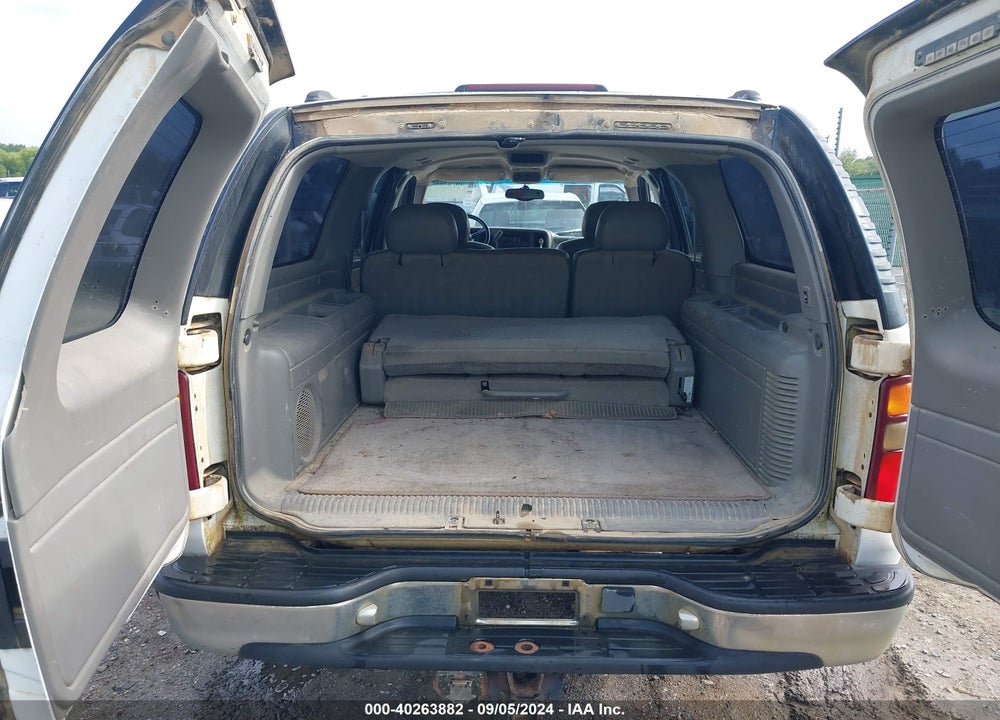 2001 CHEVROLET SUBURBAN 1500 LS VIN: 3GNEC16T31G154999