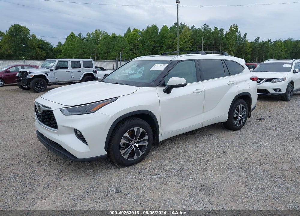 2021 TOYOTA HIGHLANDER XLE VIN: 5TDHZRAH9MS051887