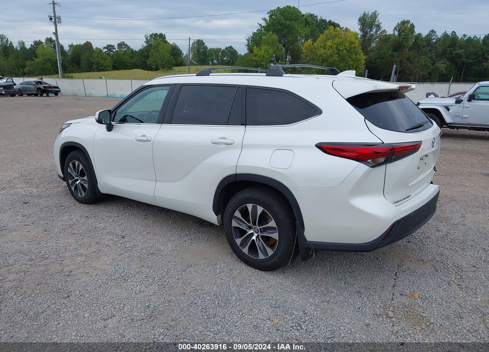 2021 TOYOTA HIGHLANDER XLE VIN: 5TDHZRAH9MS051887