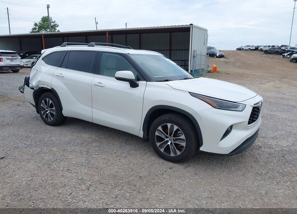 2021 TOYOTA HIGHLANDER XLE VIN: 5TDHZRAH9MS051887