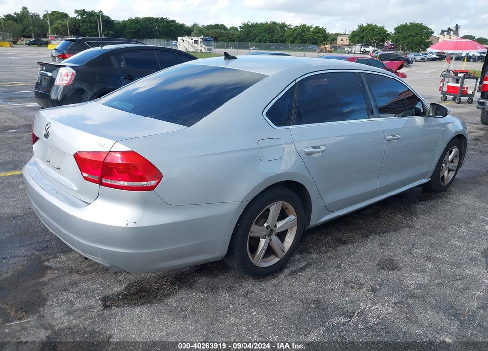 2012 VOLKSWAGEN PASSAT VIN: 1VWBP7A32CC066507