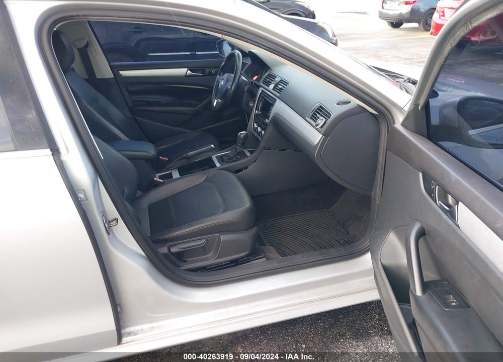 2012 VOLKSWAGEN PASSAT VIN: 1VWBP7A32CC066507