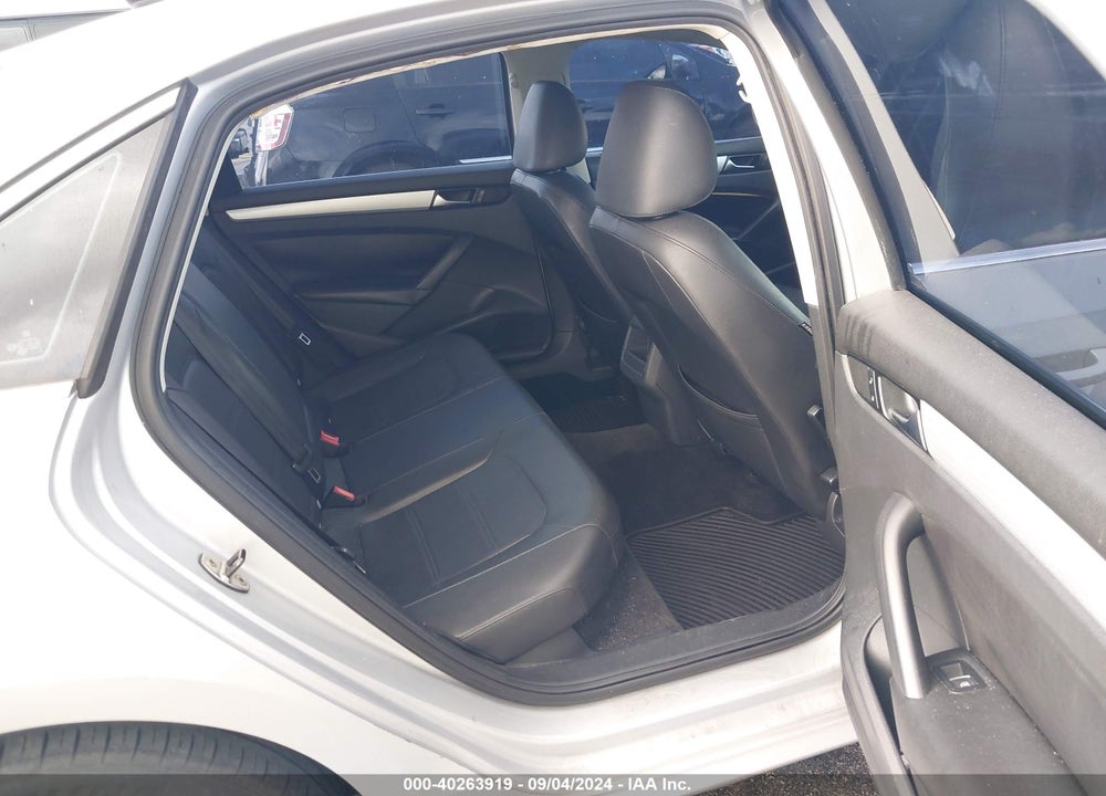 2012 VOLKSWAGEN PASSAT VIN: 1VWBP7A32CC066507