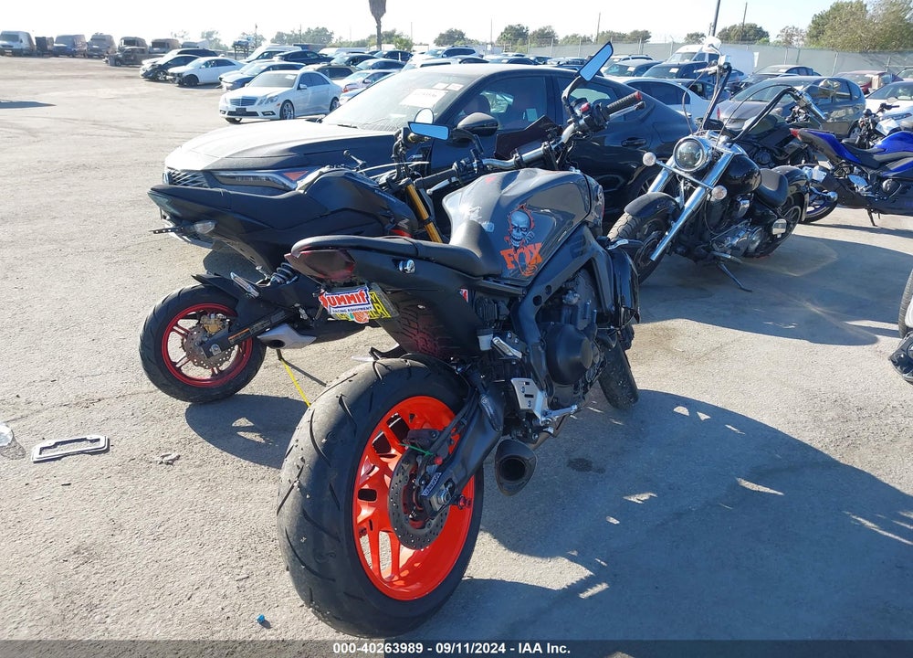 2021 YAMAHA MT09 C VIN: JYARN71YXMA000380