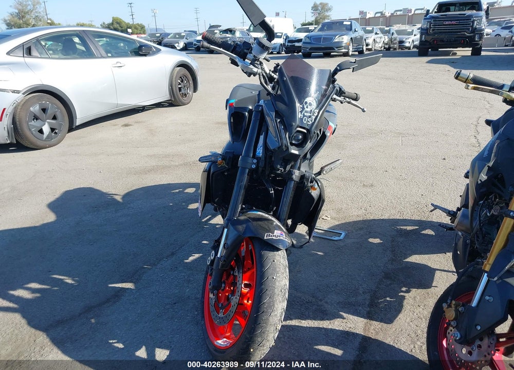 2021 YAMAHA MT09 C VIN: JYARN71YXMA000380