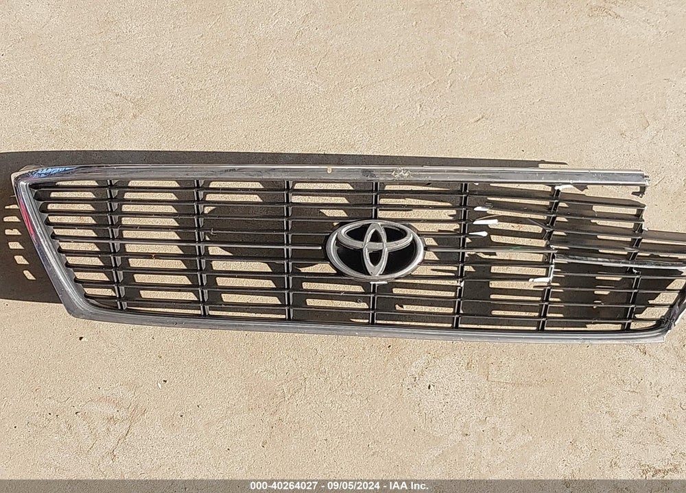 1999 TOYOTA AVALON XL VIN: 4T1BF18B6XU348001