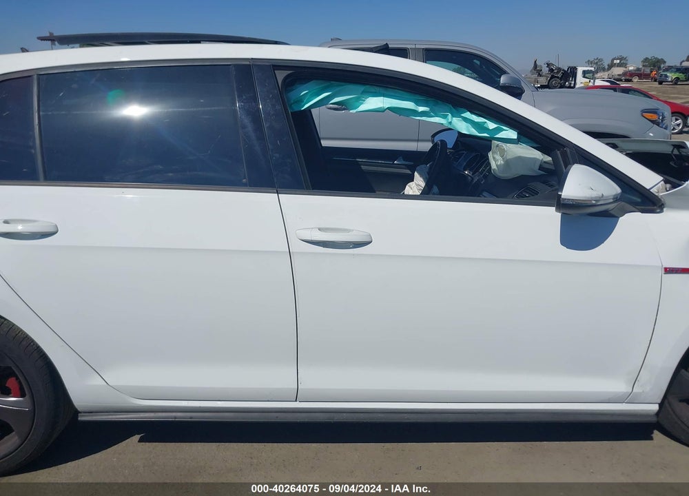 2016 VOLKSWAGEN GOLF GTI SE W/PERFORMANCE PACKAGE 4-DOOR VIN: 3VW447AU8GM045983